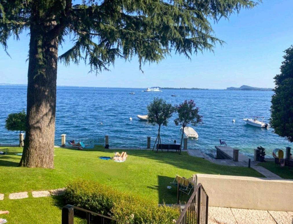 Appartamento 33 Rose Gardone Riviera Buitenkant foto
