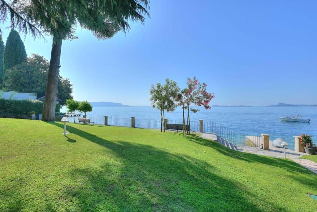Appartamento 33 Rose Gardone Riviera Buitenkant foto